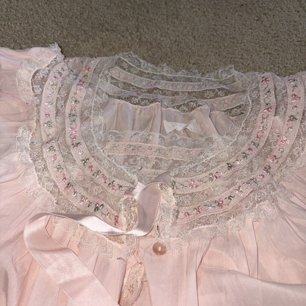 Vintage Unique Barbizon Peignoir Nightgown Robe Set Lace Embroidered Pink SZ M - Picture 3 of 11